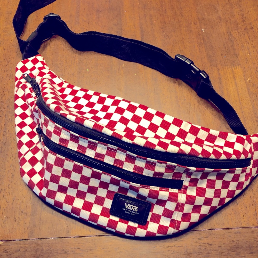 VANS MN Ward crossbody. Like new! Fanny pack, red checkered.